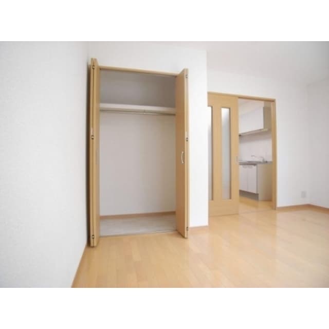 Room image 14