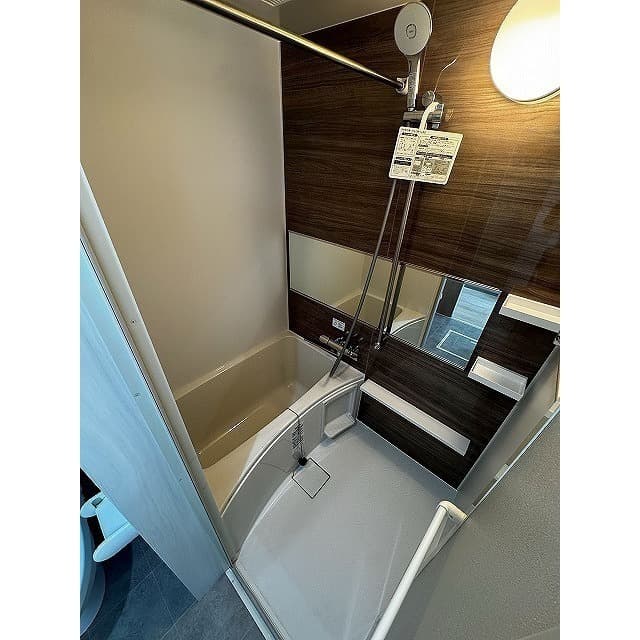 Room image 10