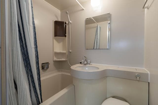 Room image 11