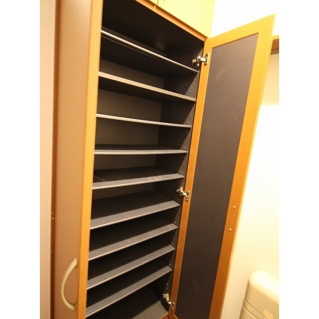 Room image 12