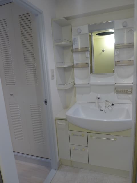 Room image 14