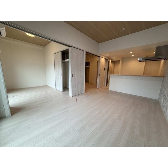 Room image 15
