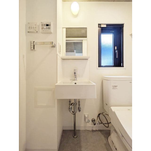 Room image 8