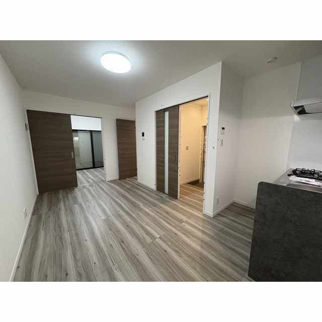 Room image 12