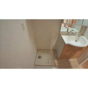 Room image 13