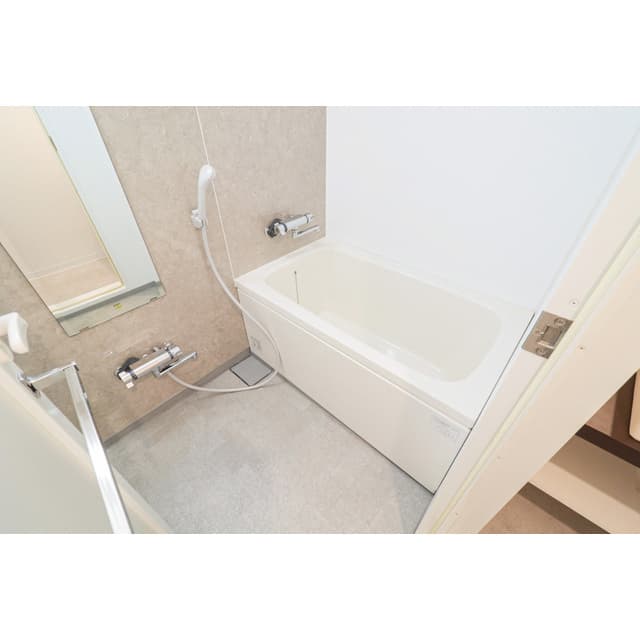 Room image 11