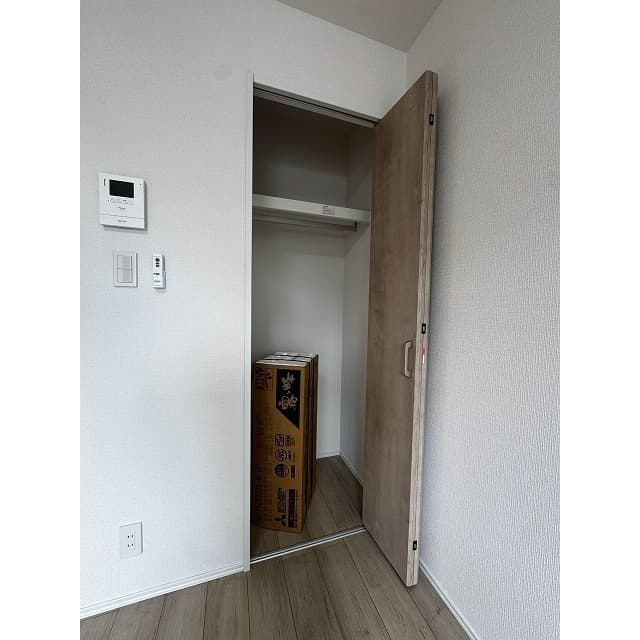 Room image 15