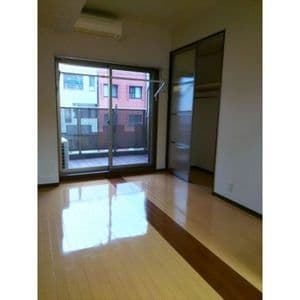Room image 15