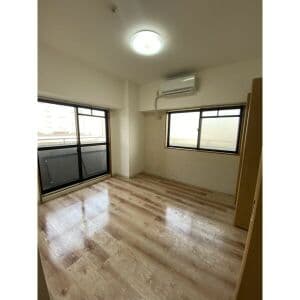 Room image 16