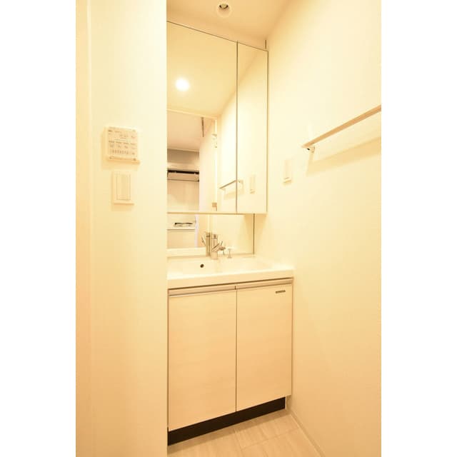 Room image 13