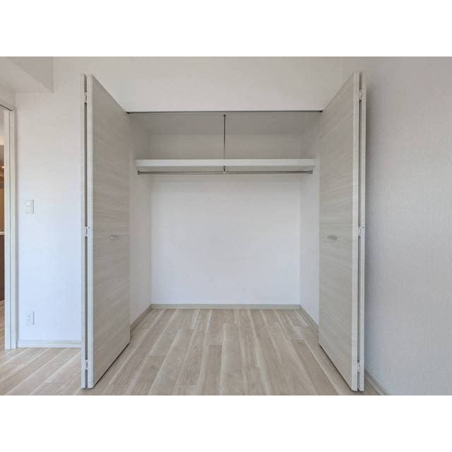 Room image 15