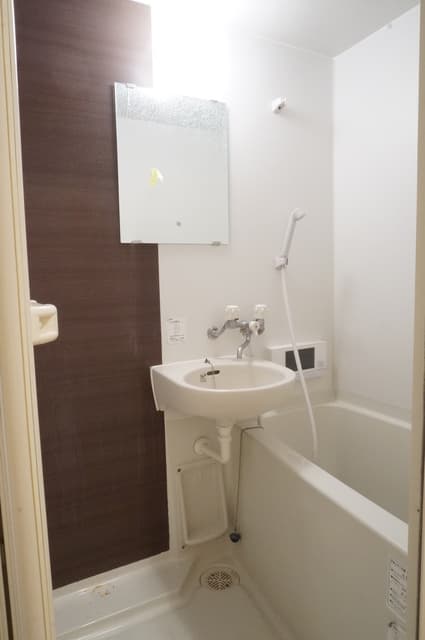 Room image 12