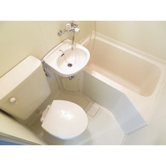 Room image 10