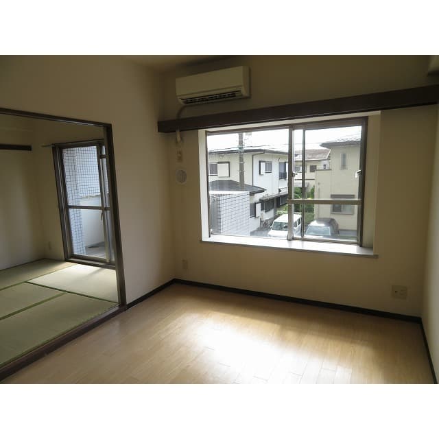 Room image 9