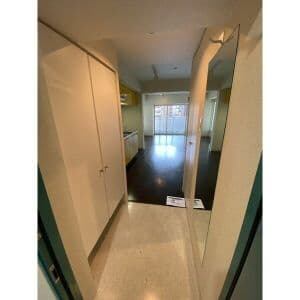 Room image 8