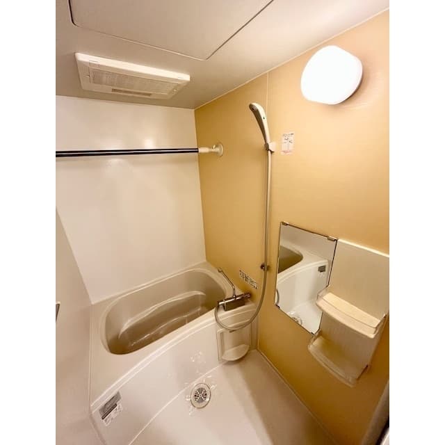 Room image 10