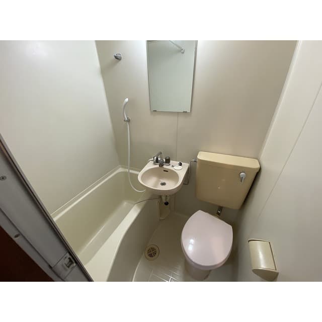 Room image 12
