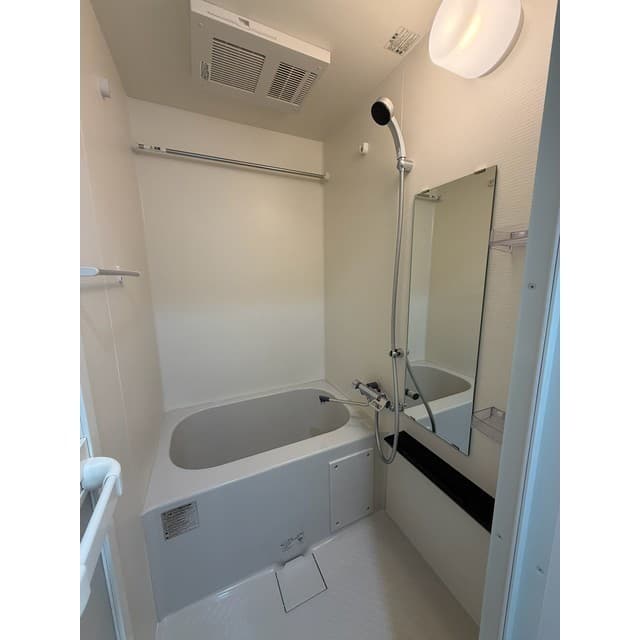 Room image 10