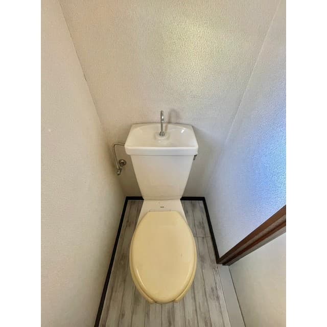 Room image 9