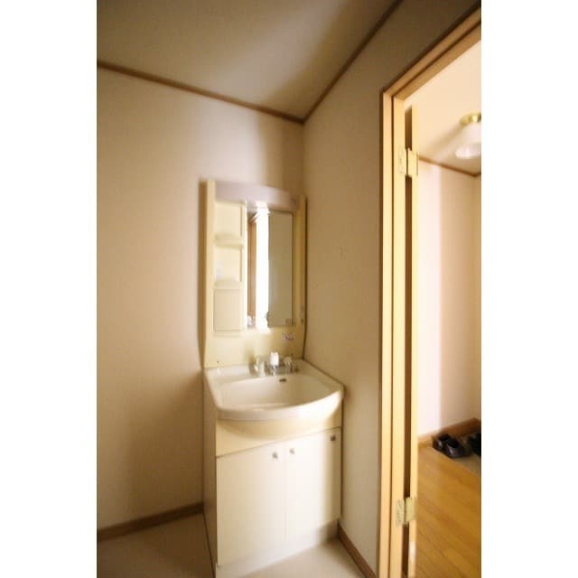 Room image 12