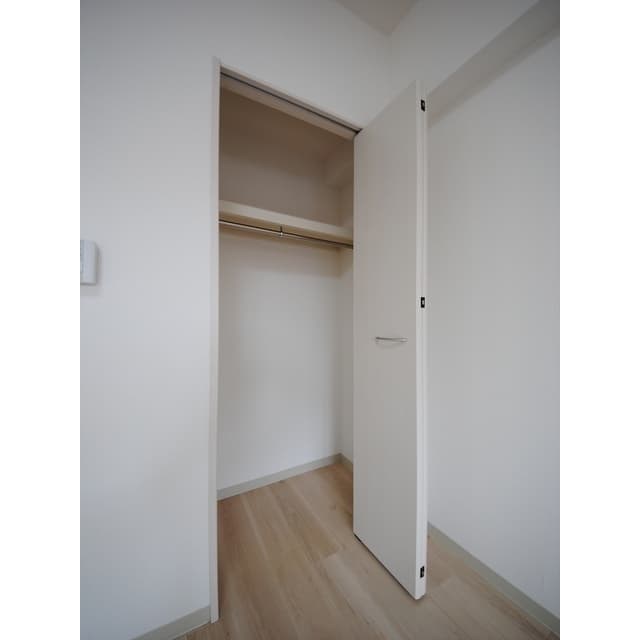 Room image 15