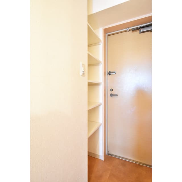 Room image 16