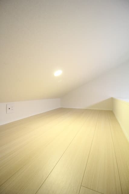 Room image 9