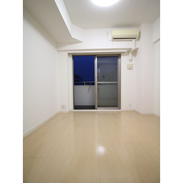 Room image 13
