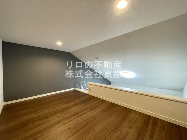 Room image 13