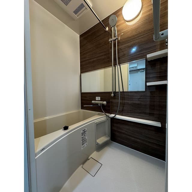 Room image 12