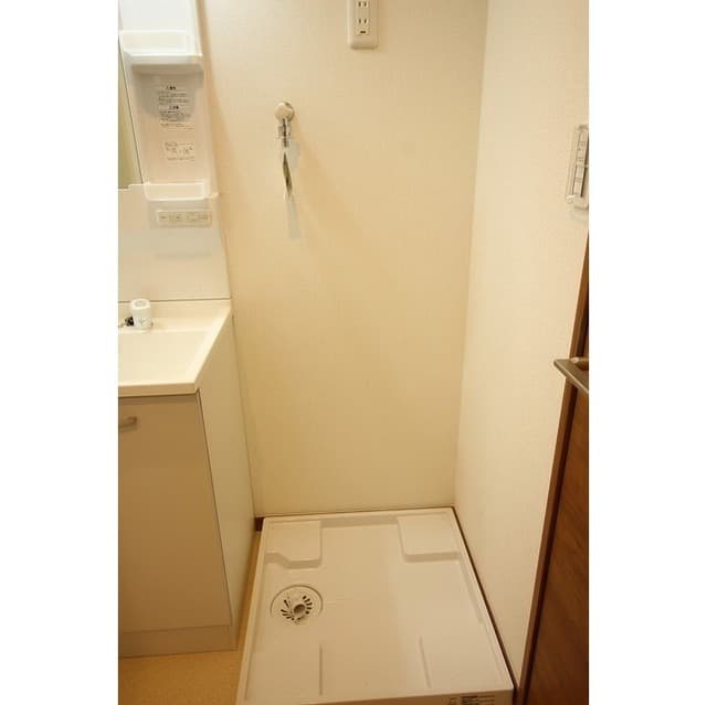 Room image 12