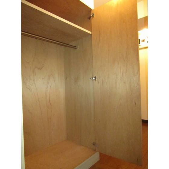 Room image 15