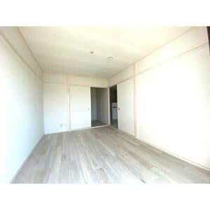 Room image 15