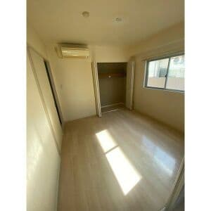 Room image 16