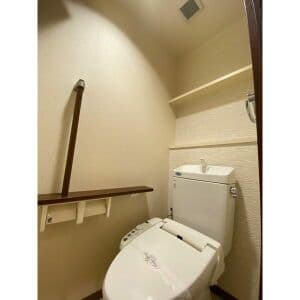 Room image 16