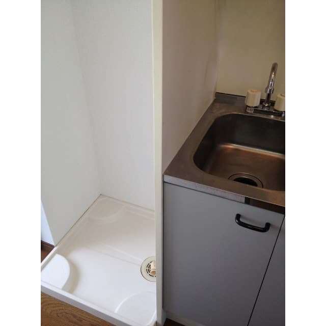 Room image 12