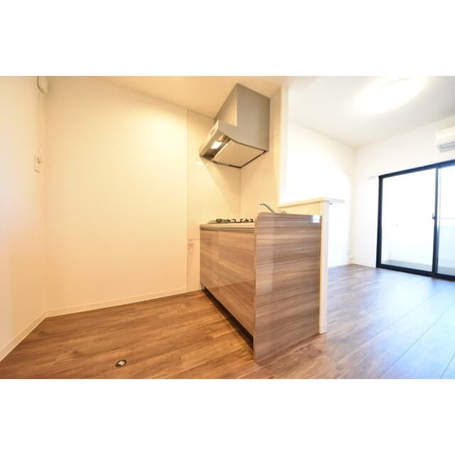 Room image 14