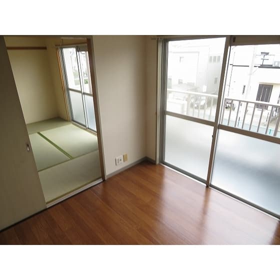 Room image 12