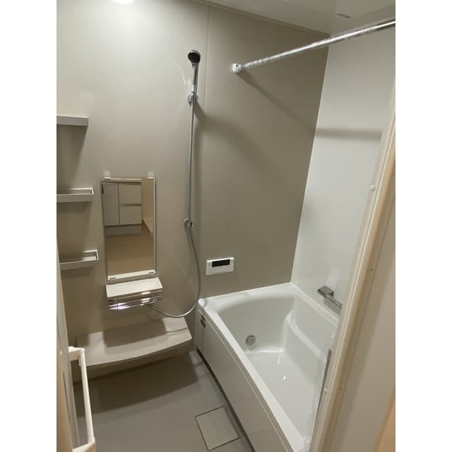Room image 13