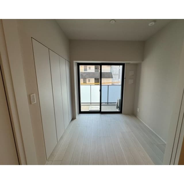 Room image 8