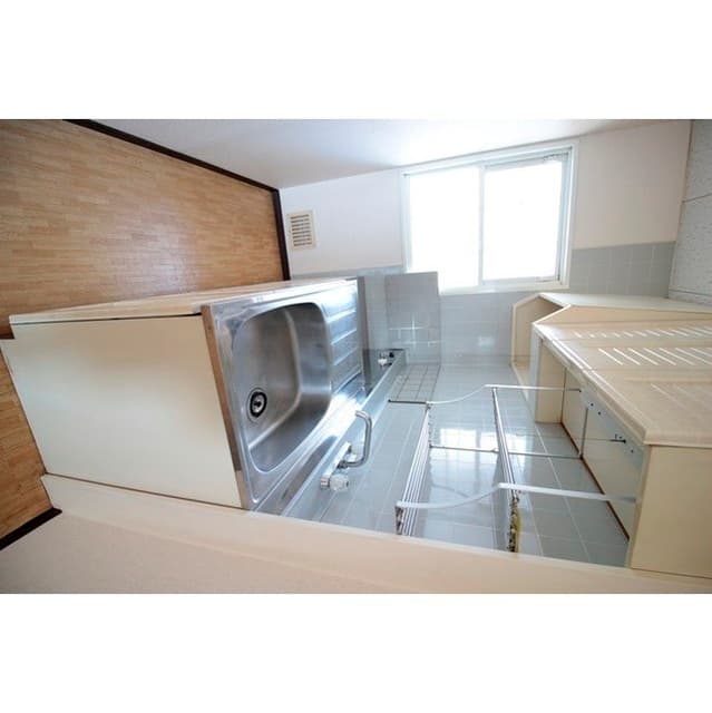 Room image 11