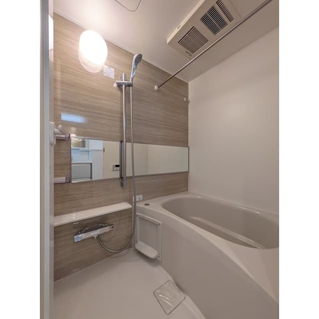 Room image 11