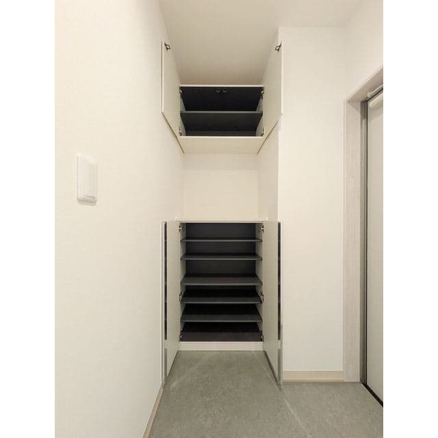 Room image 16