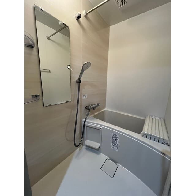 Room image 11