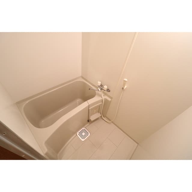 Room image 10