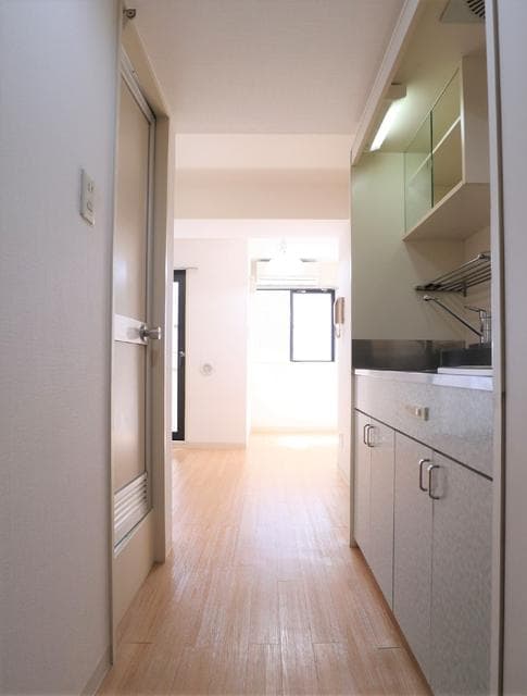 Room image 14