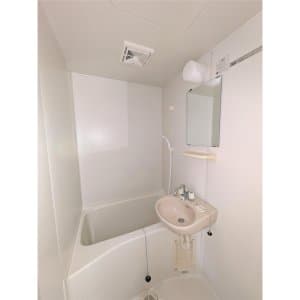 Room image 11