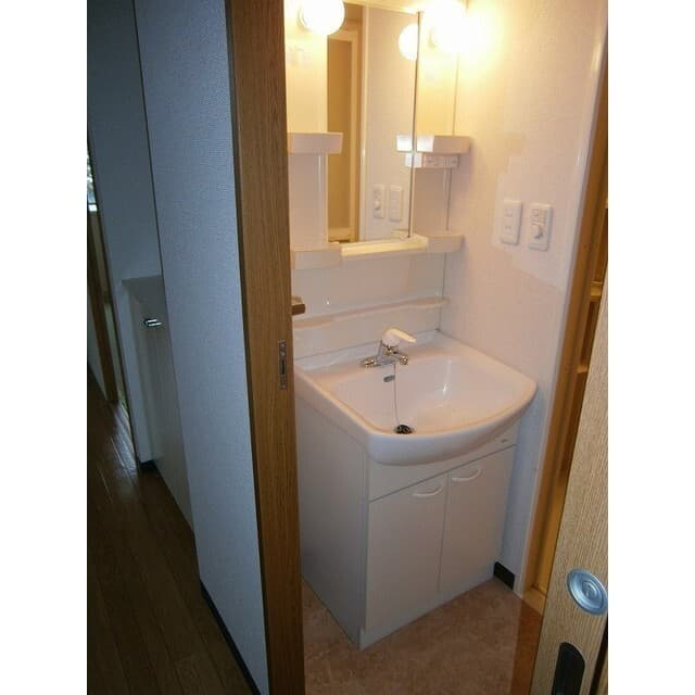 Room image 13