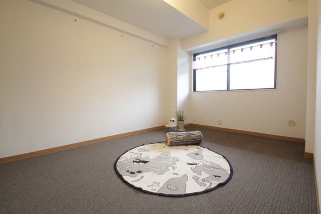 Room image 12