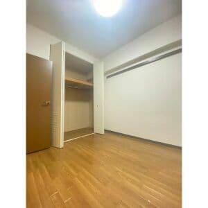 Room image 16